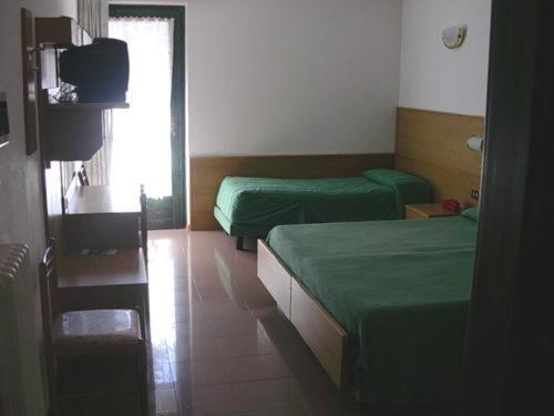 Hotel Faedo Pineta Exterior photo